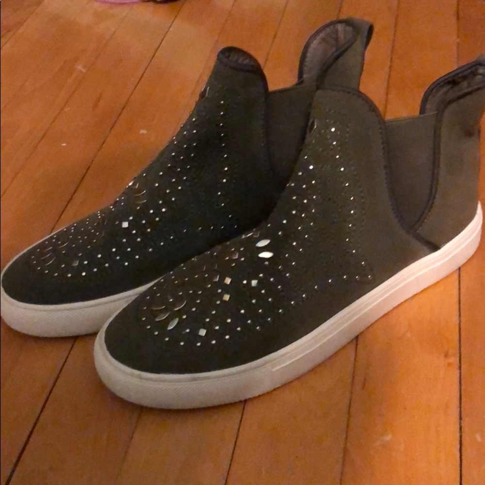 Report Slide in High tops